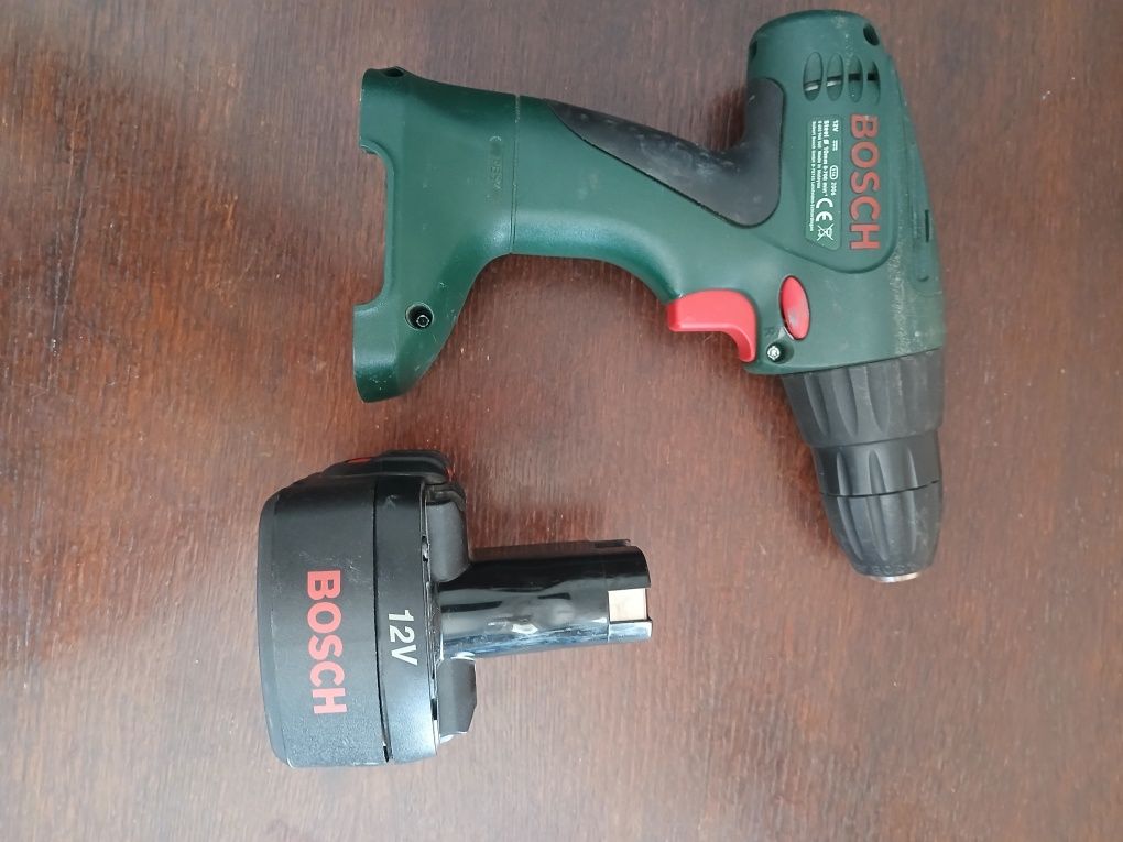Berbequim com a bateria avariada. Marca Bosch 12V