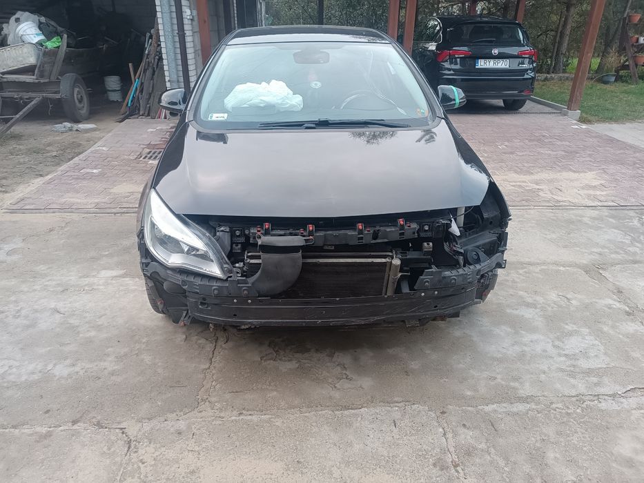 Opel astra j 1.6 benzyna