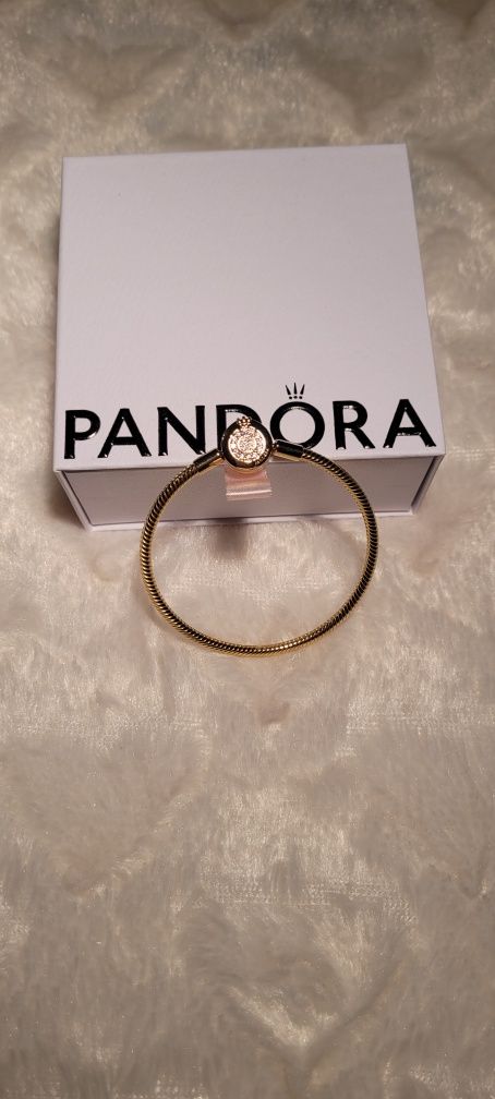 PROMOCJA Świąteczna Bransoletka Pandora Moments z O w koronie w złotym