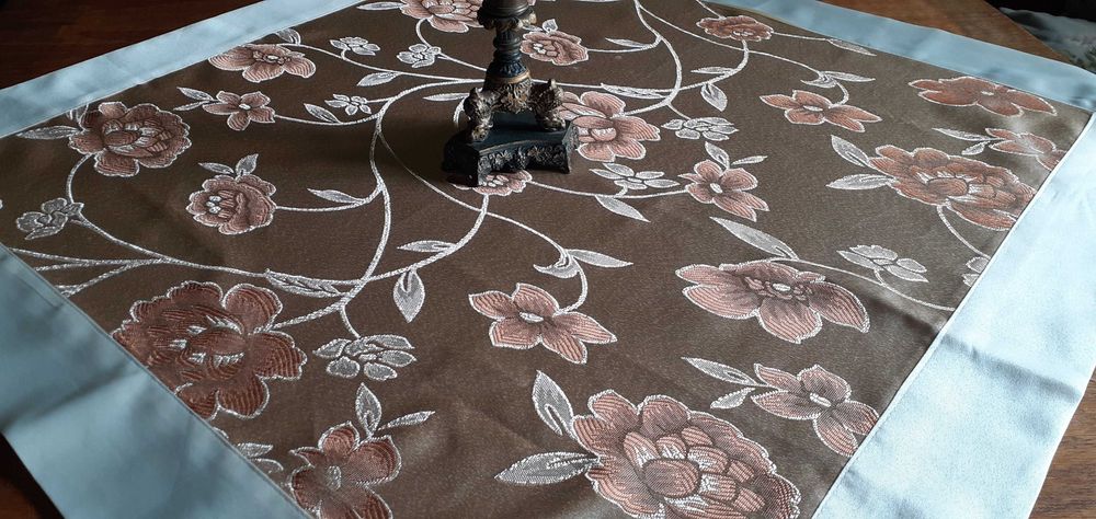 Serweta duża mały obrus kwiaty beż i brąz magiczna