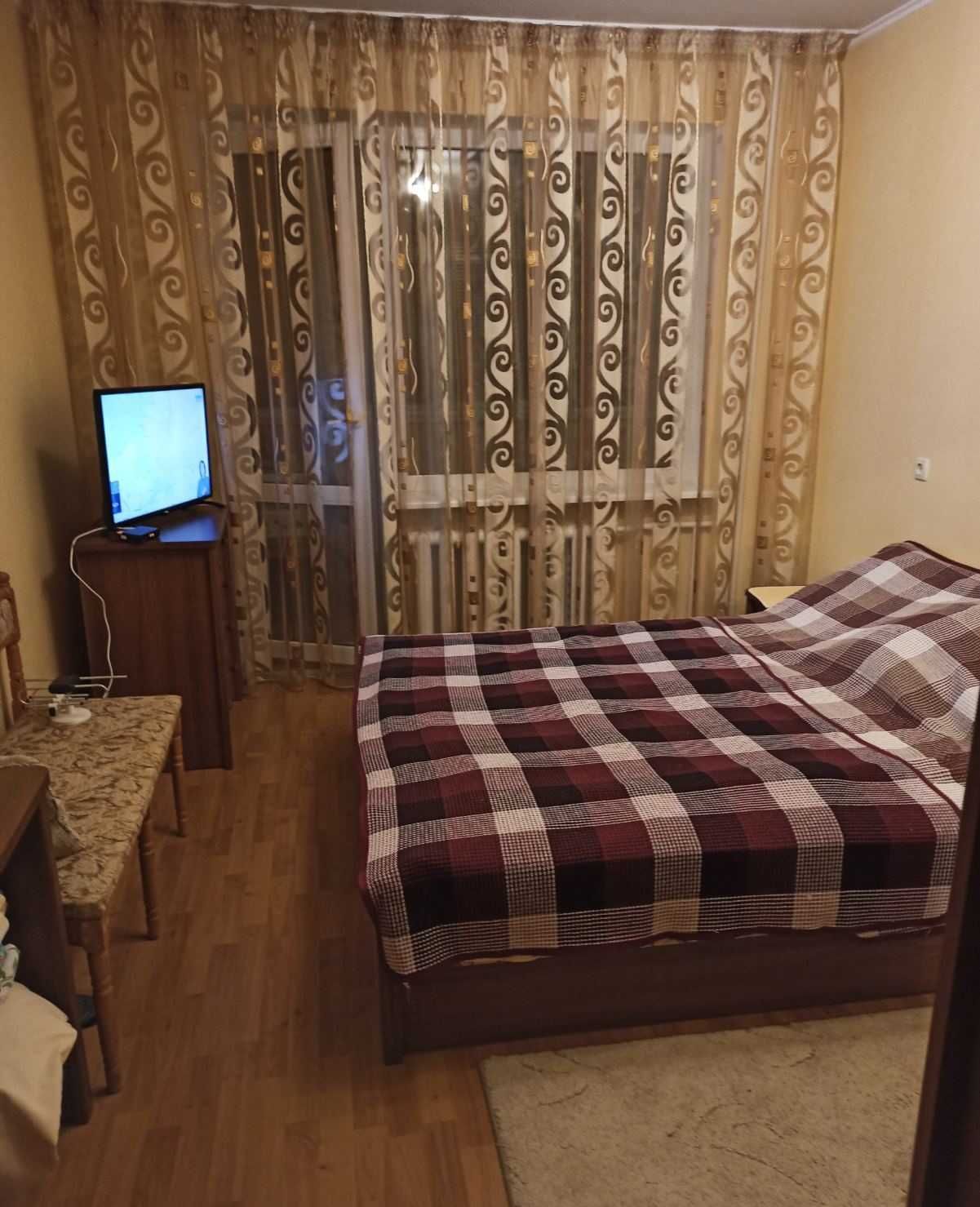 Продаж гарної 3-х кімнатної квартири по вул. Г. Момота.