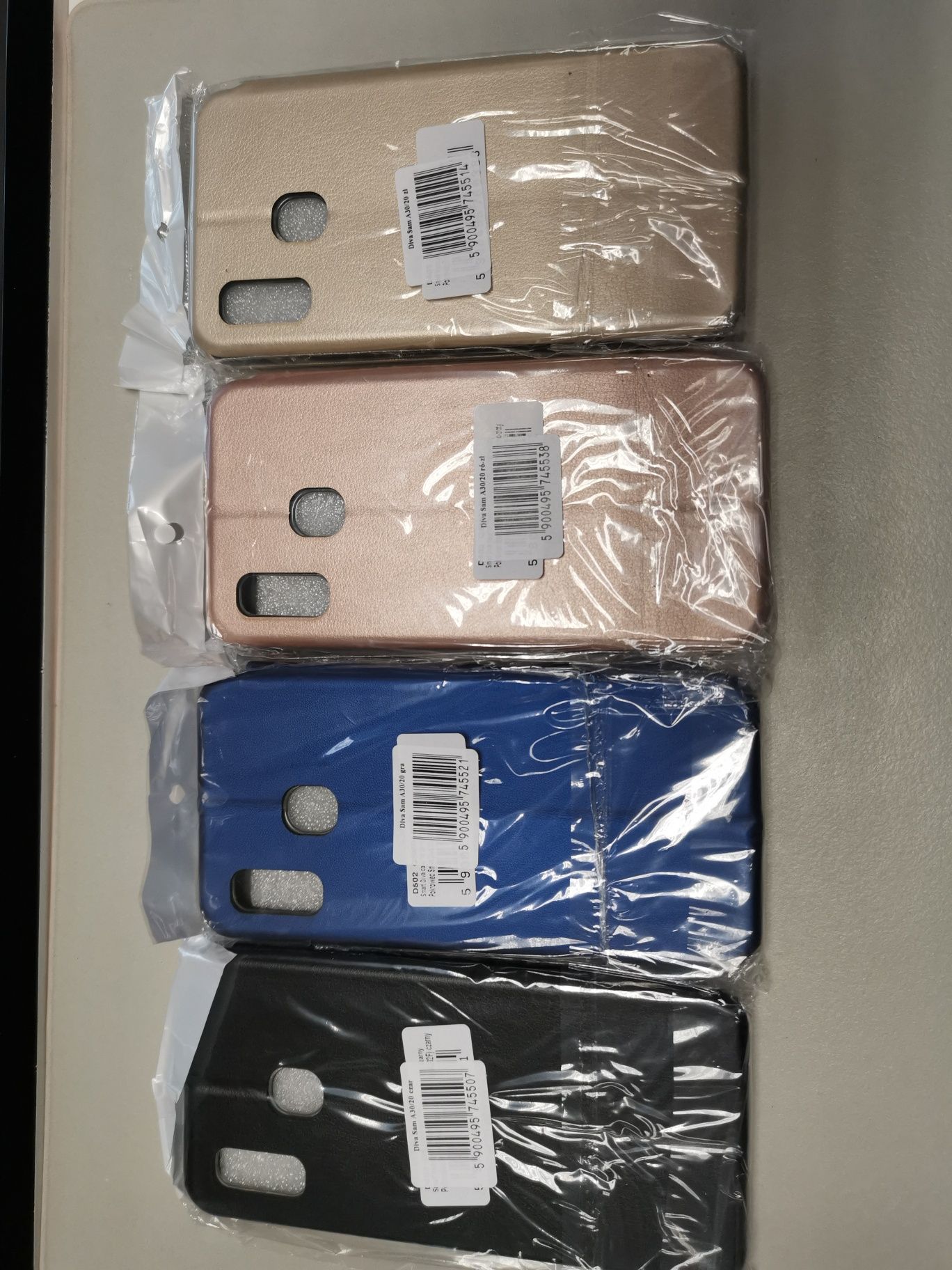 Komplet 4 sztuk etui pokrowiec futerał do Samsung Galaxy A20 A30 A50