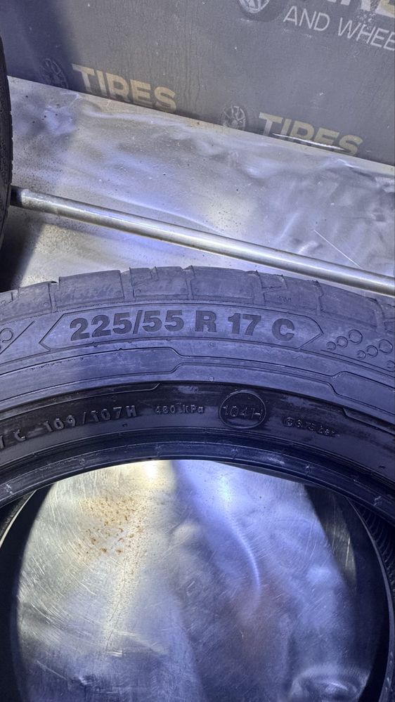Шини колеса 225.55.17с Continental