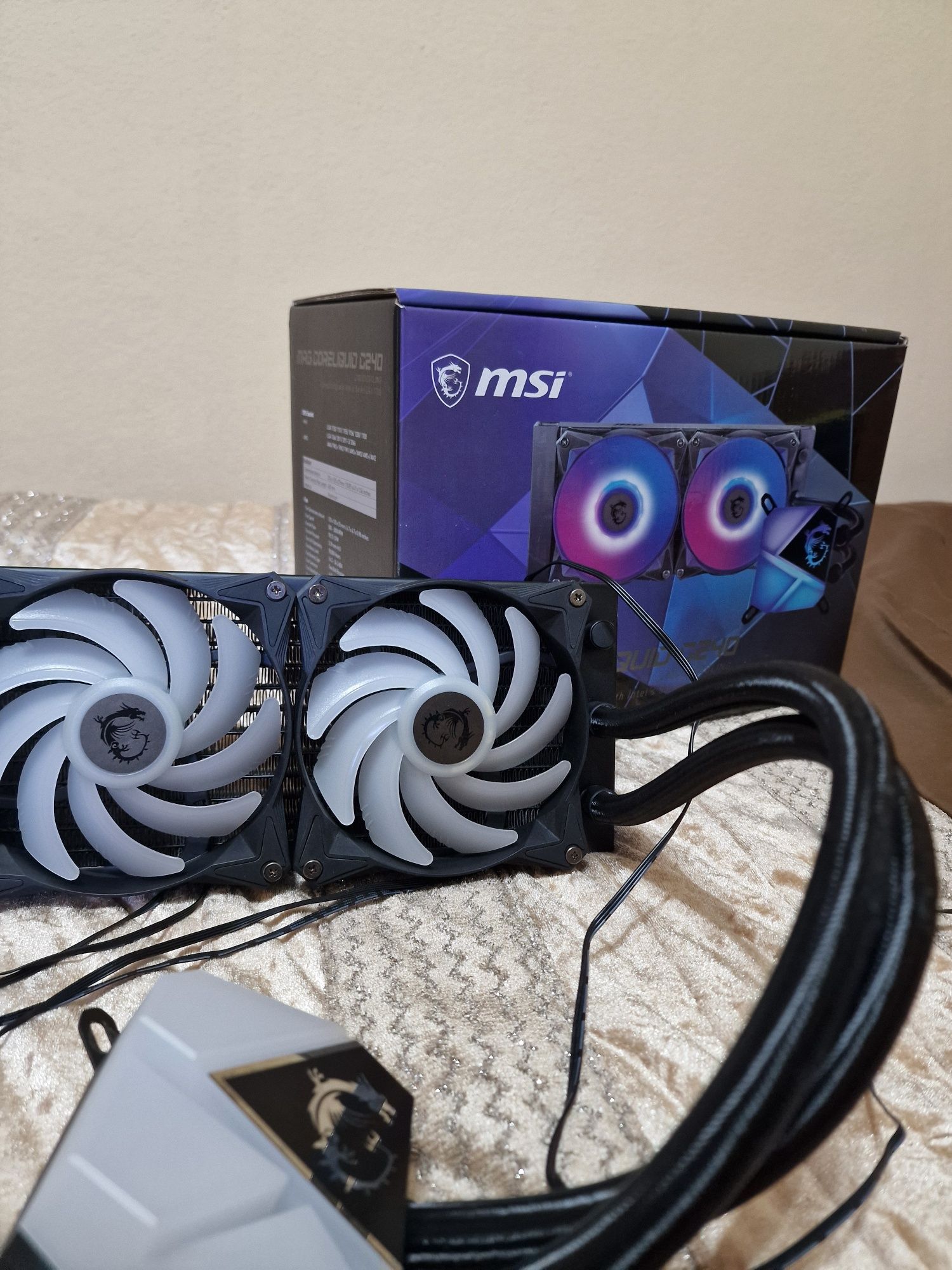 MSI MAG CoreLiquid C240