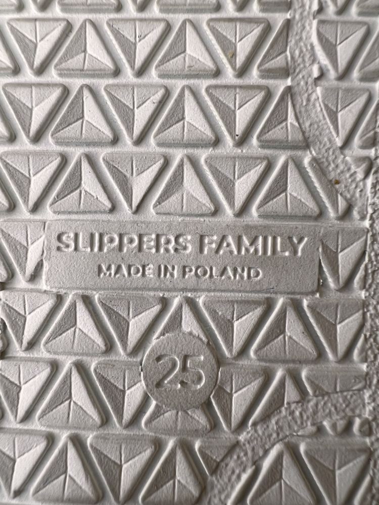 Butki / kapcie Slippers Family 25 rozmiar