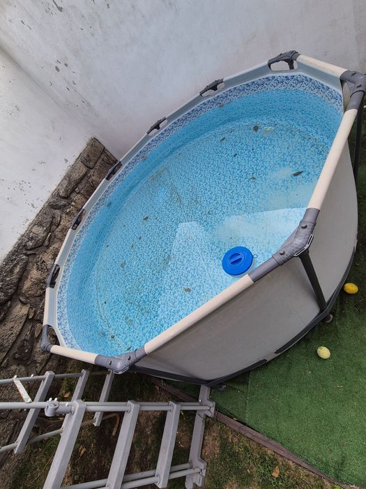 Piscina Bestway para peças ou recuperação