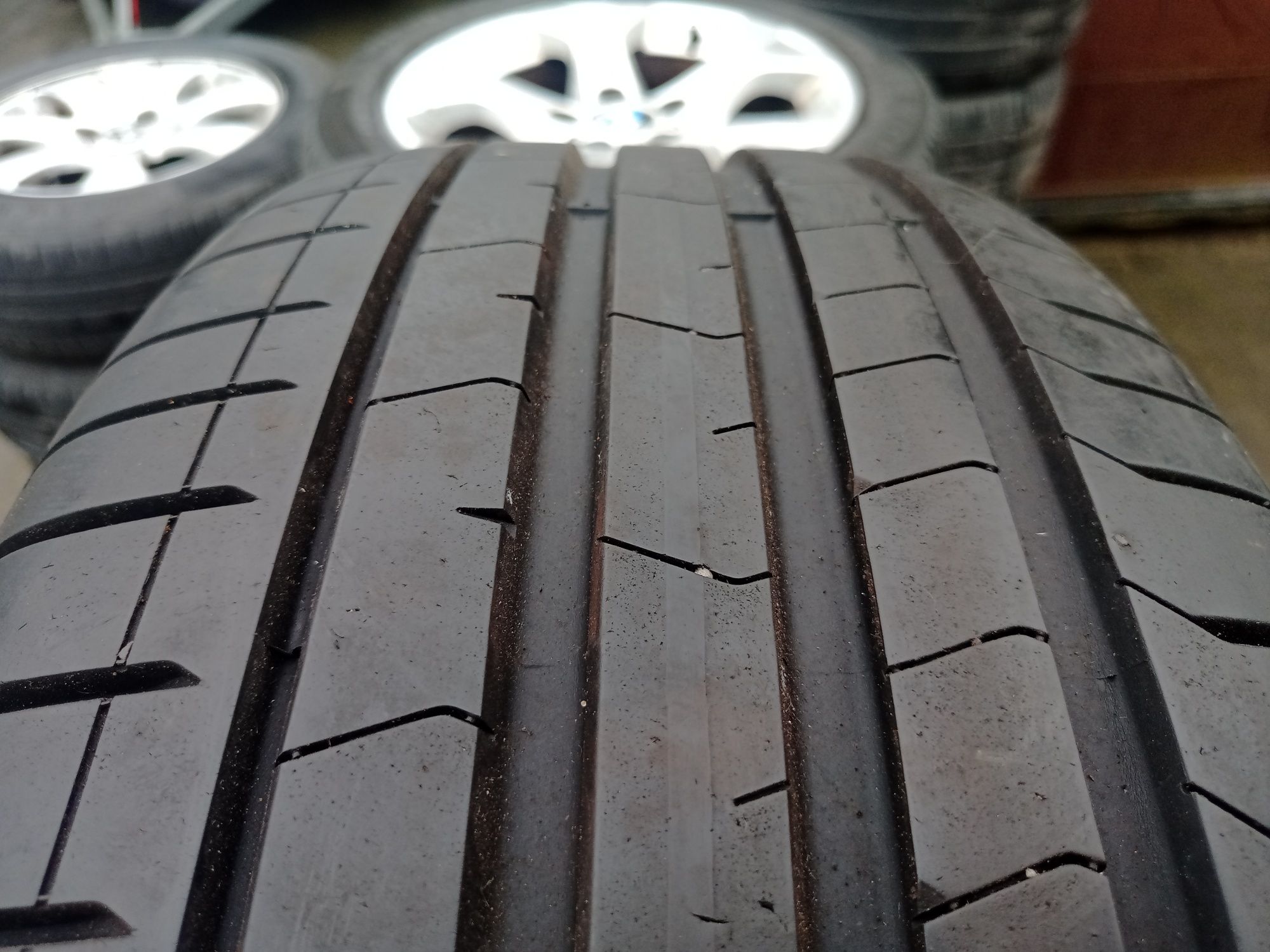 235/50 r19 Pirelli PZero