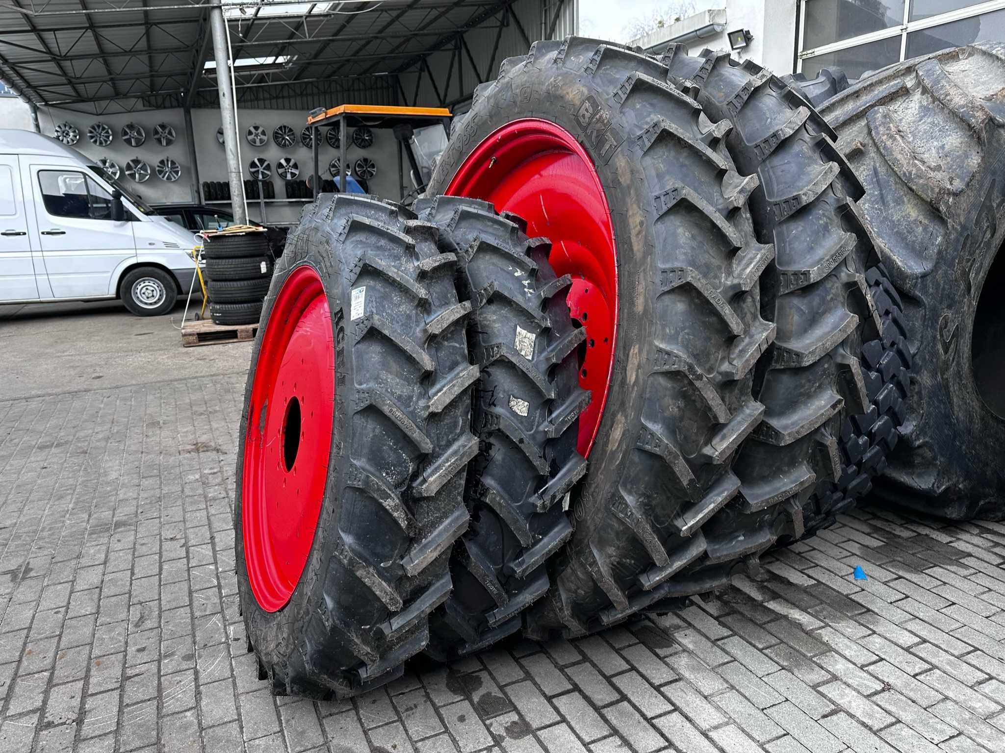 Koła Rolnicze FENDT 500, 700, 300/95R52 12.4R52 BKT AGRIMAX RT955 NOWE