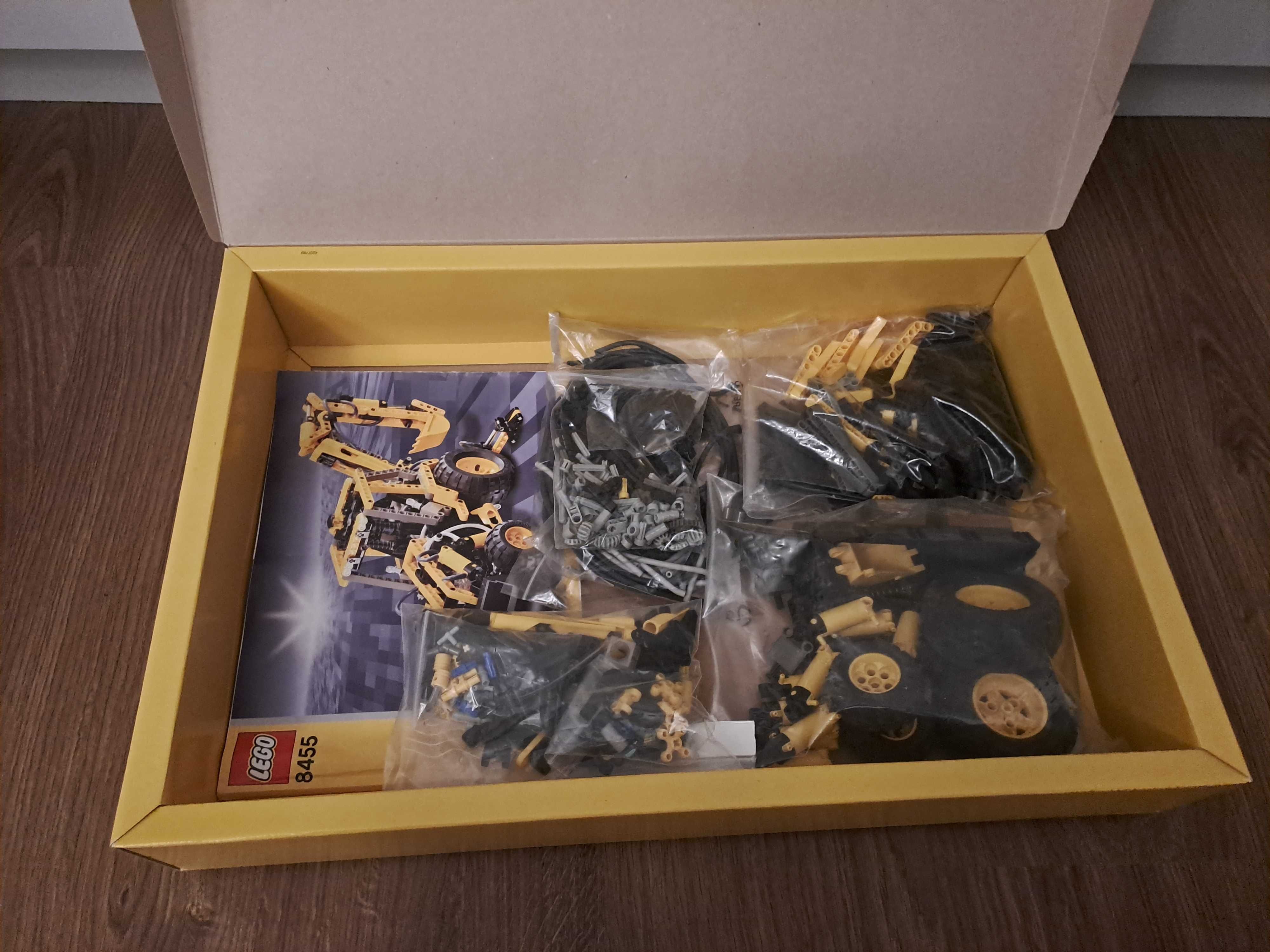 Lego Technic 8455 - Backhoe Loader (Backhoe)