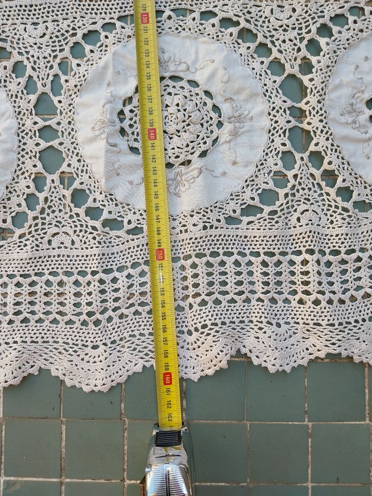 Toalha renda oval com 12 guardanapos