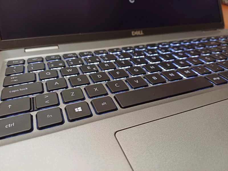 Computador Portátil DELL Latitude 5520