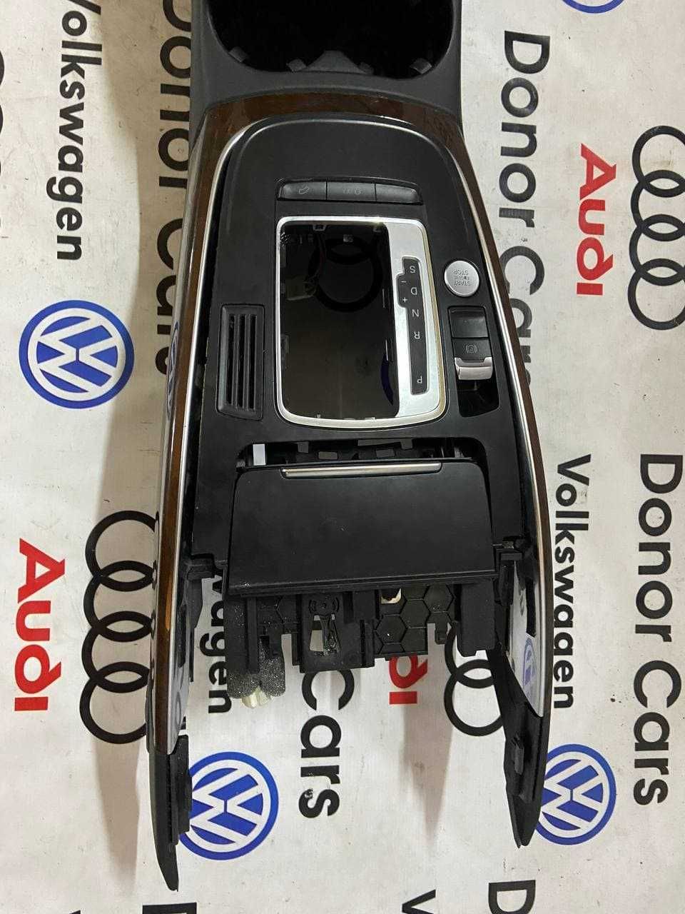 Консоль центральная подлокотник тунель Audi Q5 09-17 черная