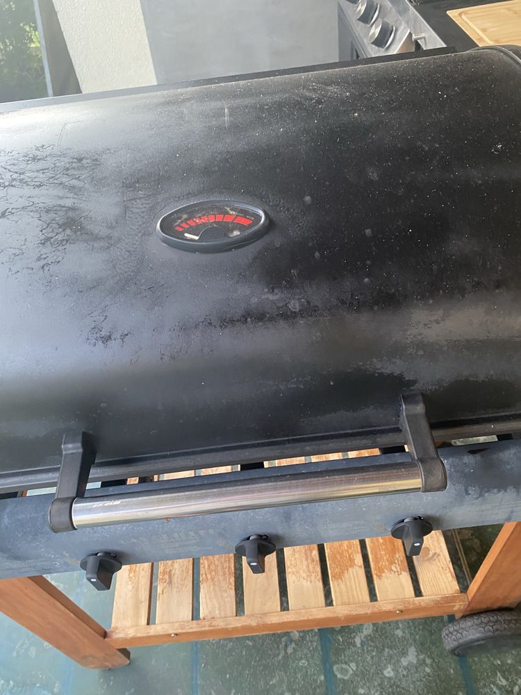 Grill na gaz w dobrym stanie