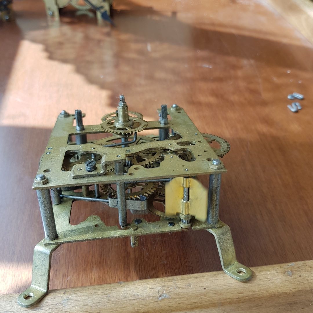 Zegar Hau mechanizm zobacz