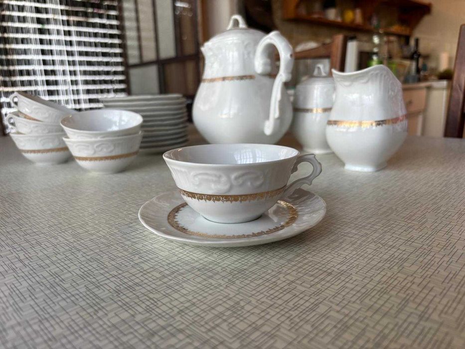 Serviço de chá Vista Alegre original – porcelana fina com dourado