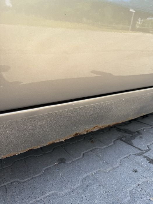 Porsche 944 (1984)-klasyk na żółtych tablicach, baza do dopieszczenia