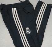 Wr) REAL MADRYT logowane spodnie treningowe Roz.152cm