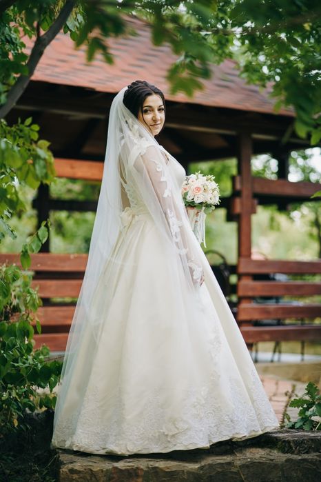 Весільна сукня!Королівський атлас.