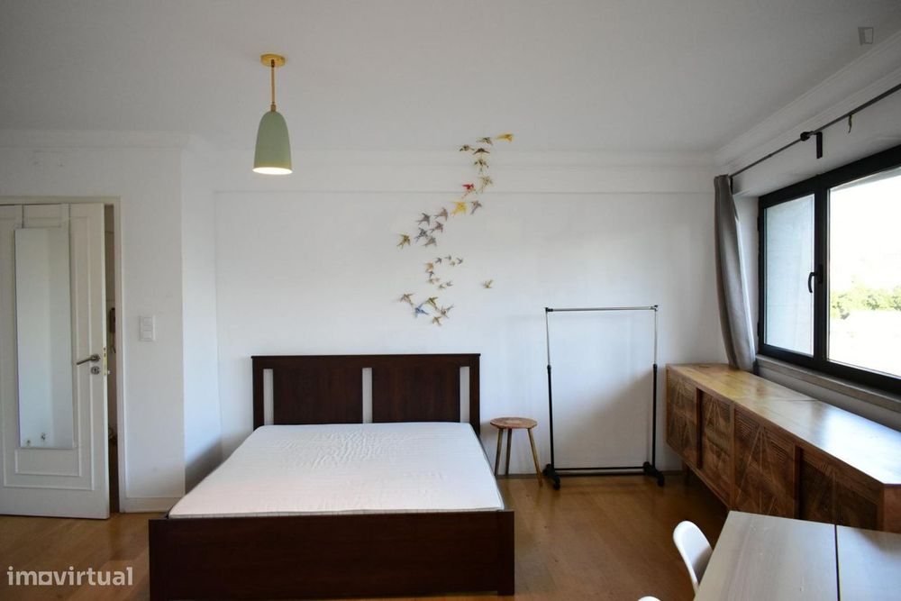 375666 - Quarto com cama de casal em...