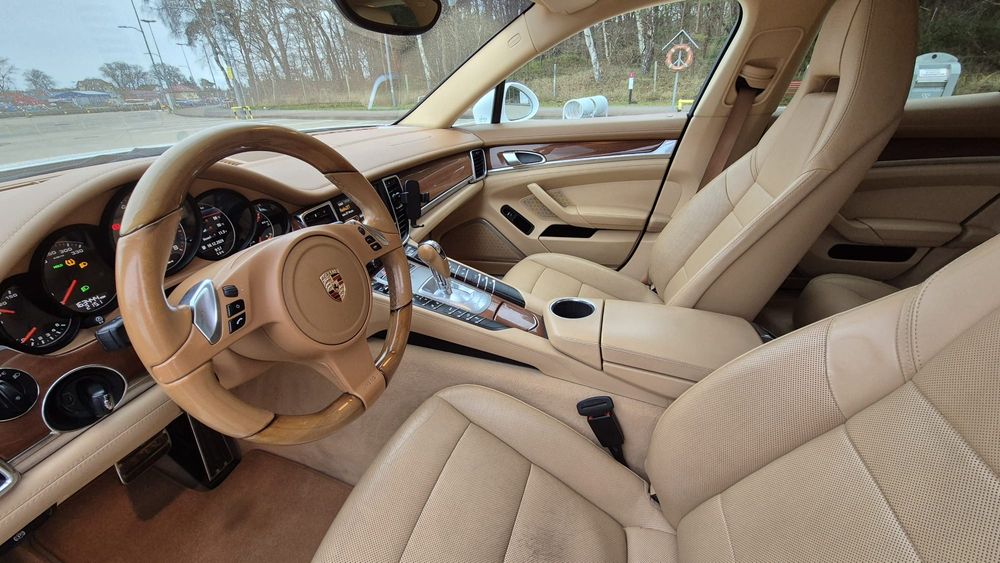 Porsche Panamera 4S 4.8 V8 400 KM