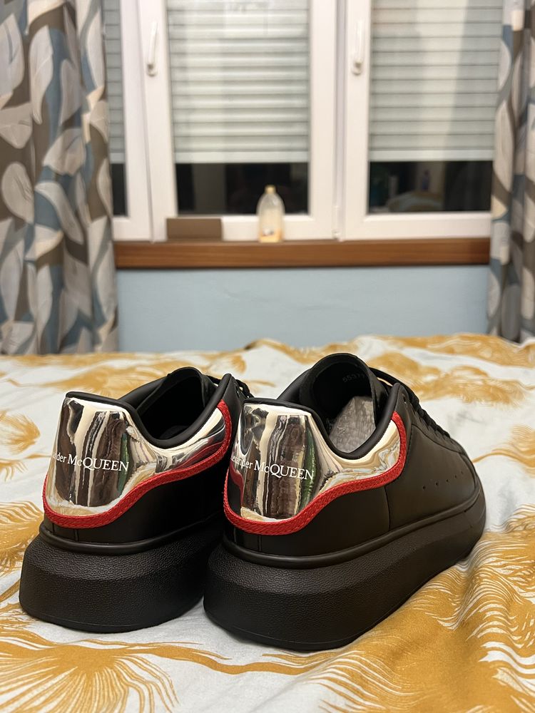 Alexander Mcqueen Red tail