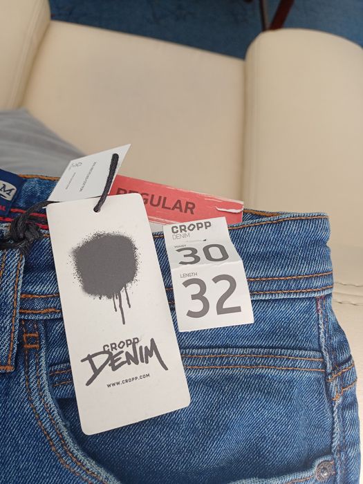 Nowe jeansy Cropp