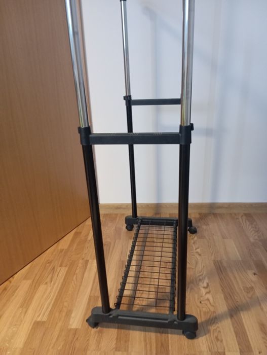 Stojak na wieszaki