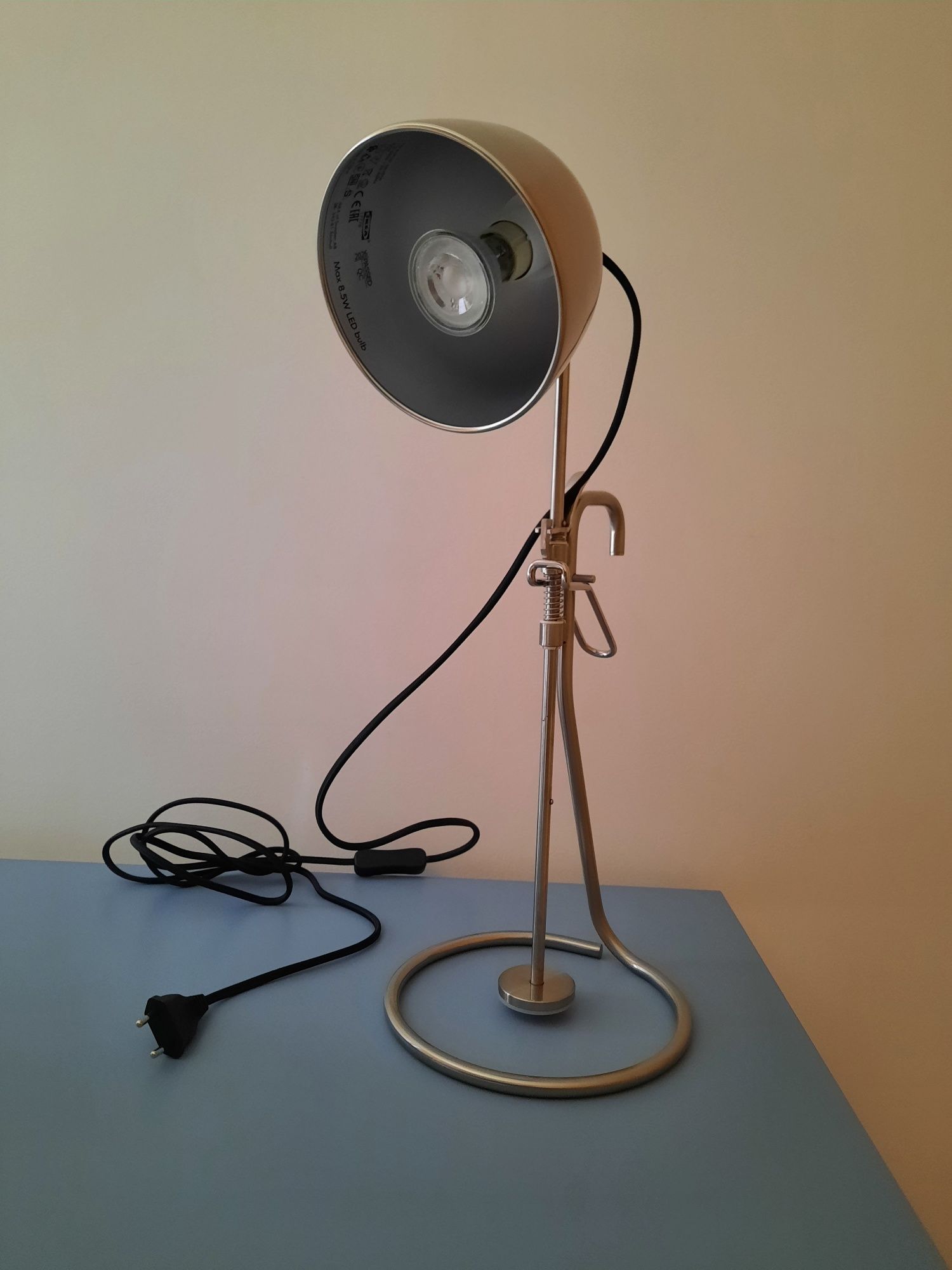 Luminária-Candeeiro de mesa IKEA RÂVAROR - Aço Inox - com lâmpada