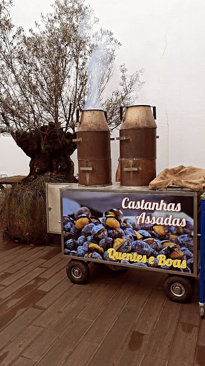 Pipocas algodão doce e castanhas assadas cachorros quentes