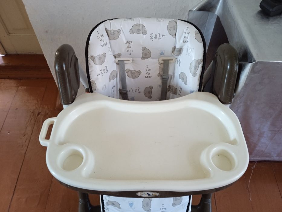 Стільчик для годування