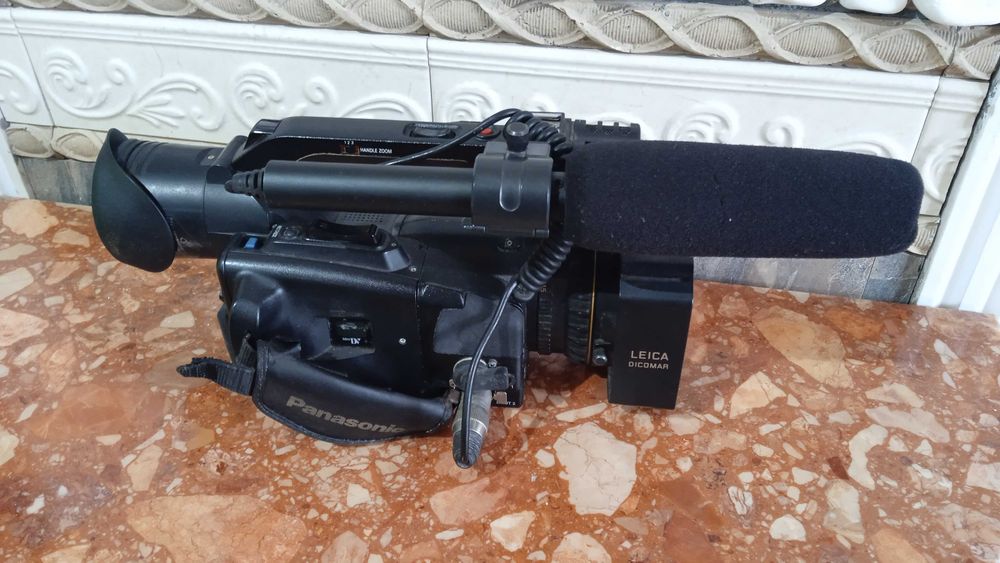 Відеокамера професійна Panasonic AG-DVX100BЕ miniDV