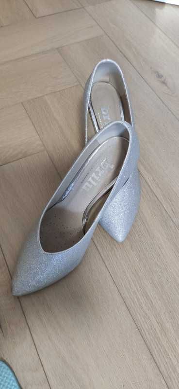 Buty szpilki srebrne brilu Aisza rozm. 39