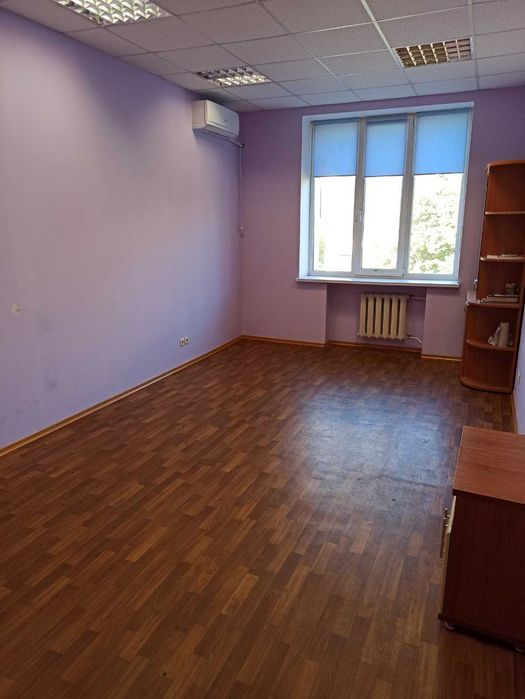 сдається офісне приміщення по пр Металургів