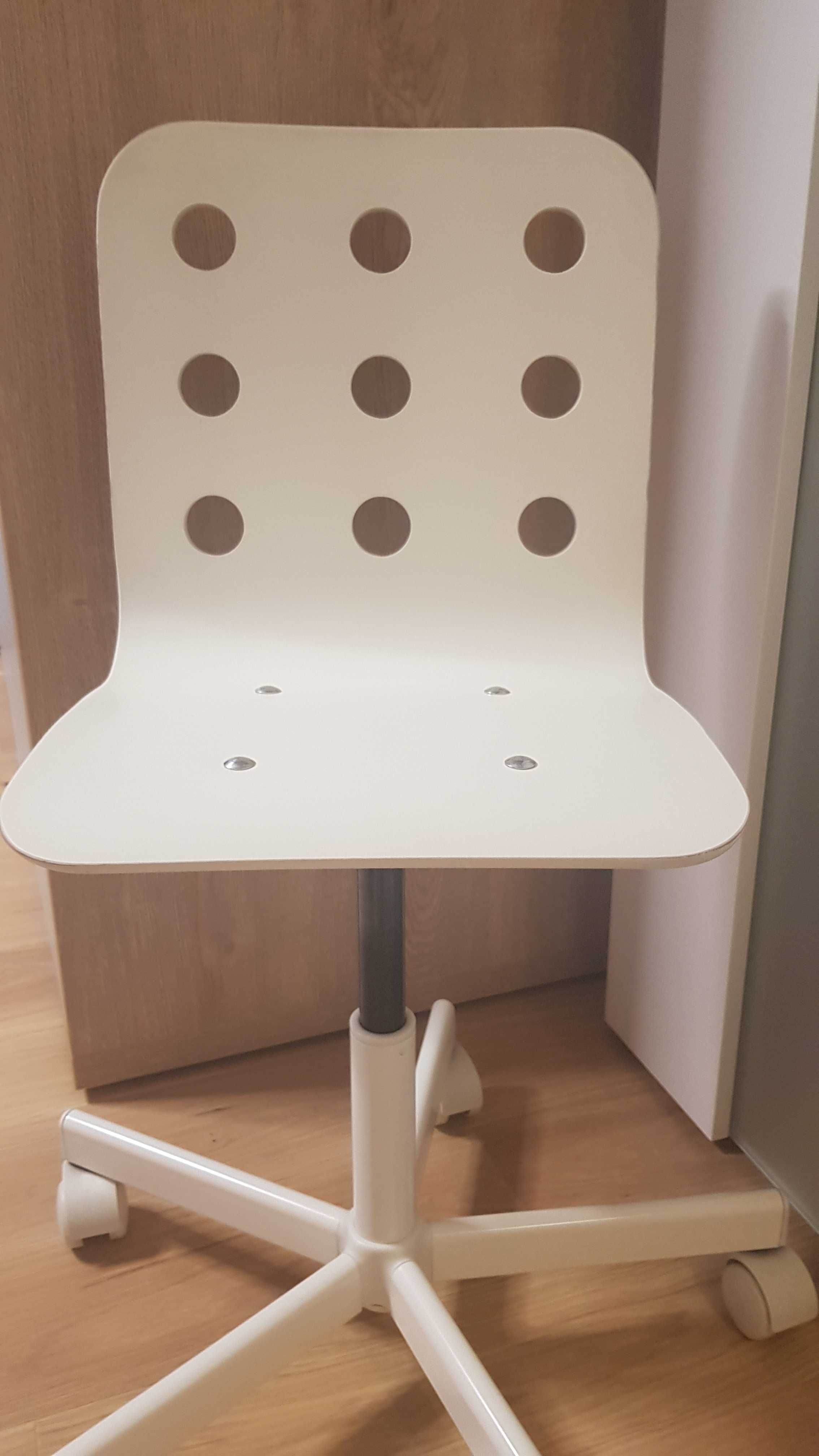 biurko z krzesłem obrotowym, IKEA, białe, meble dziecięce