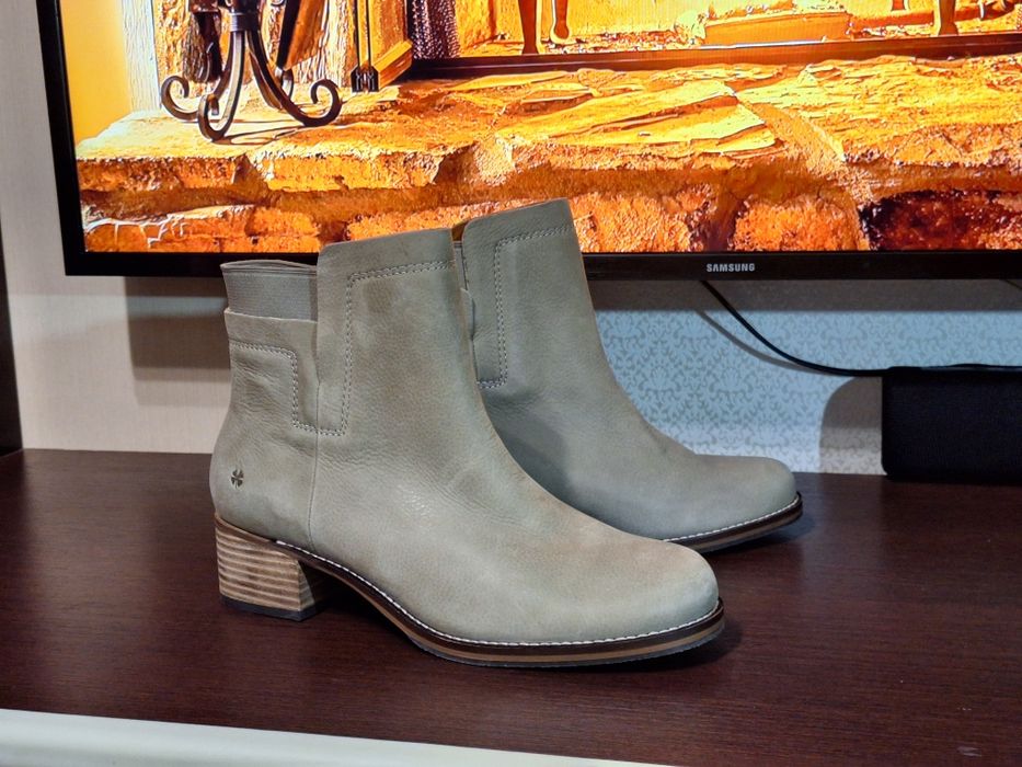 Жіночі черевички фірмові