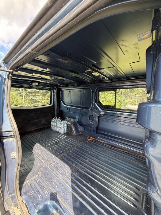 Wynajem busa dostawczego vivaro dlugi. Samochod dostawczy, transport