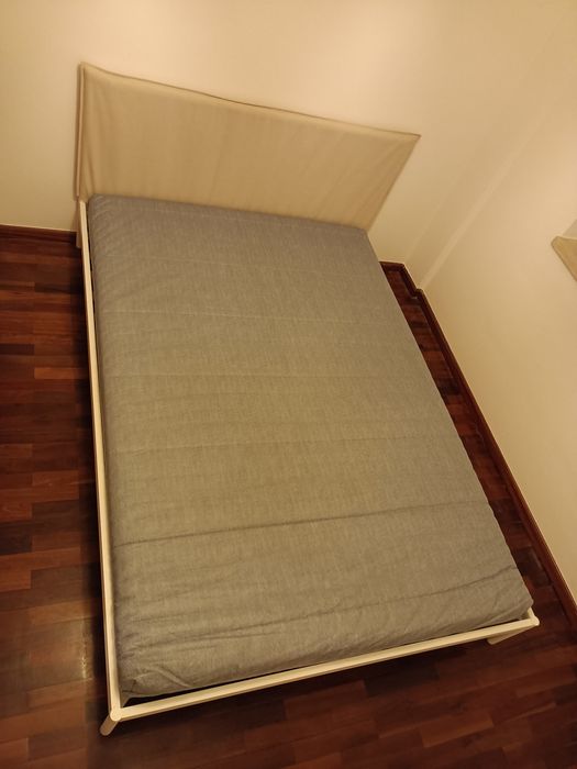 Cama casal + colchão IKEA