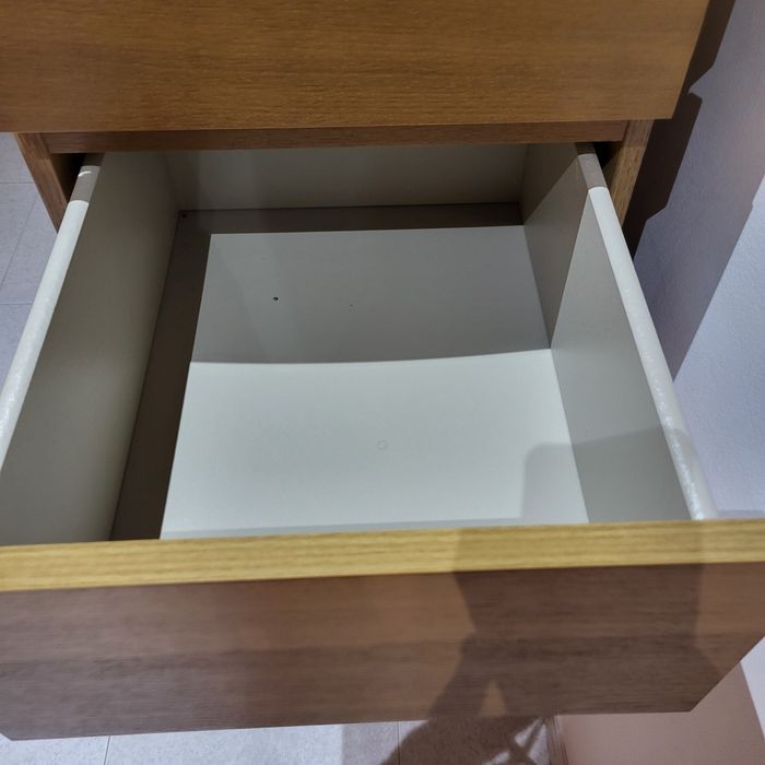 Camiseiro ikea com espelho