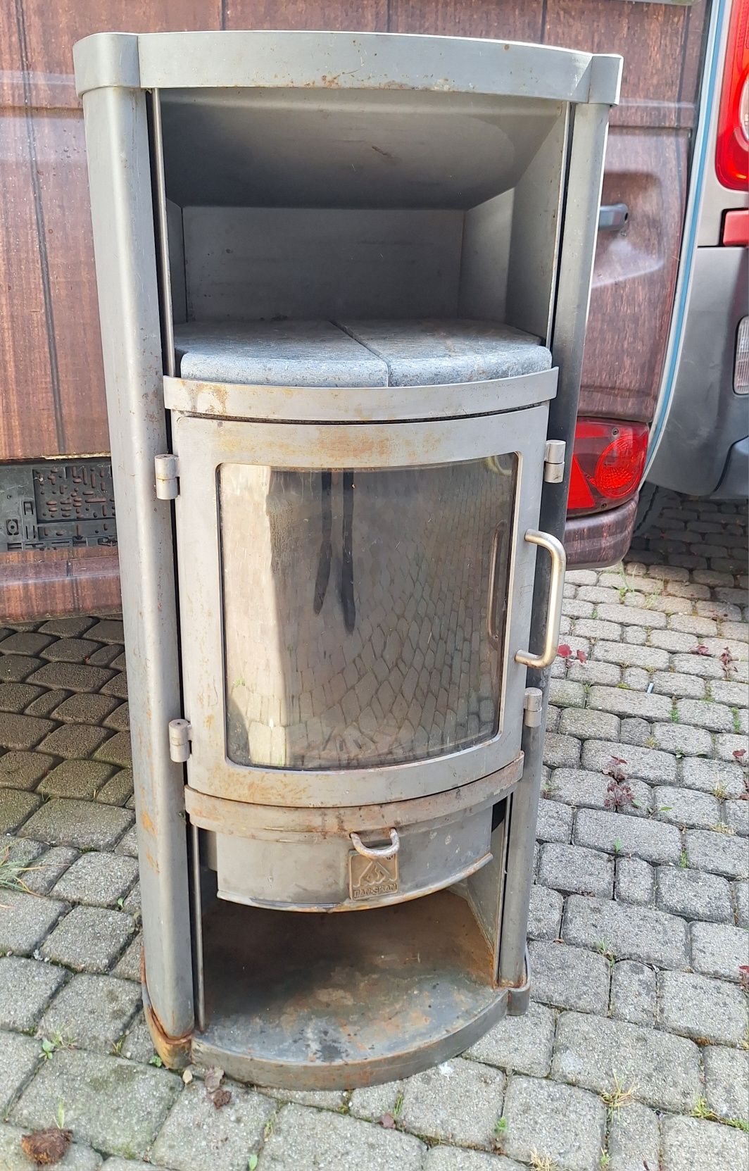 Piec wolnostojacy kominek koza