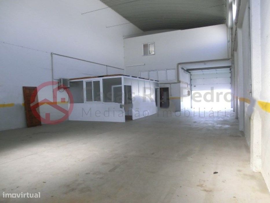 Armazém Industrial, no Casal do Marco