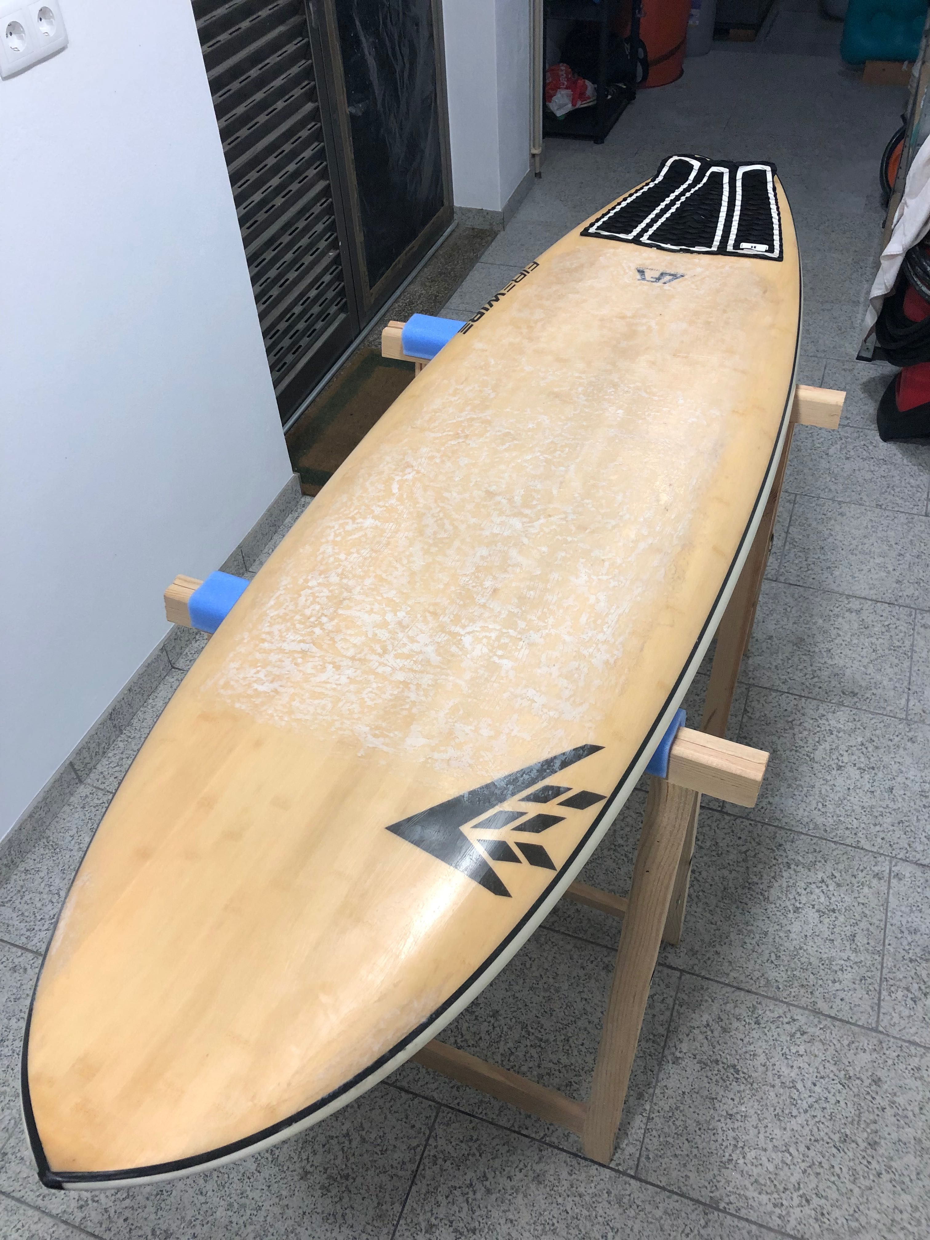 Prancha surf FireWire addvance 6,6 + saco madness + quilhas al merrich