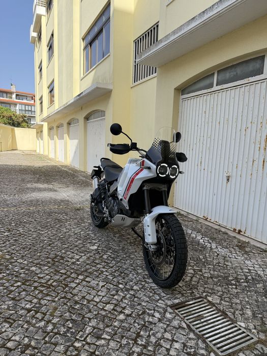 Ducati DesertX como nova
