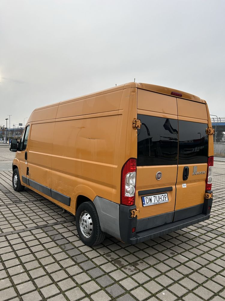 Wynajem busa dostawczego