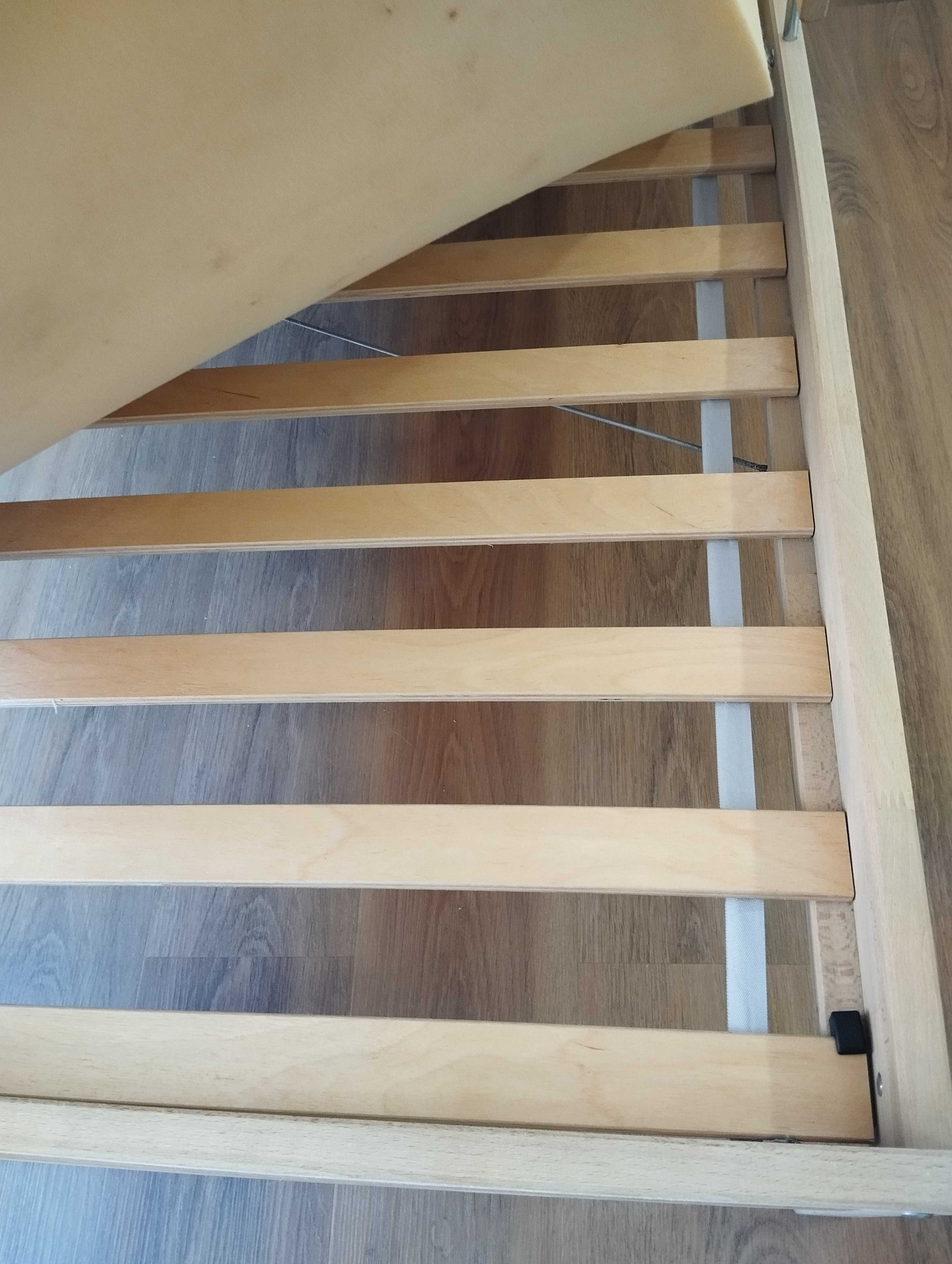 Cama criança IKEA com estrado, colchão + capa e edredom