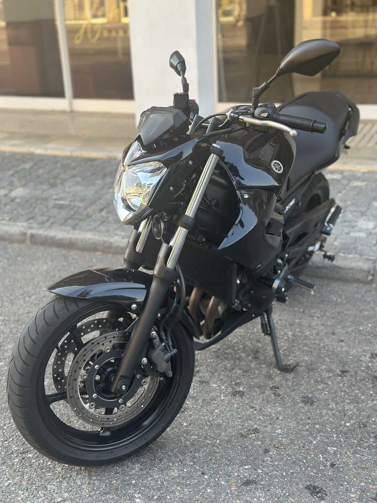 Yamaha xj6n do ano 2013.