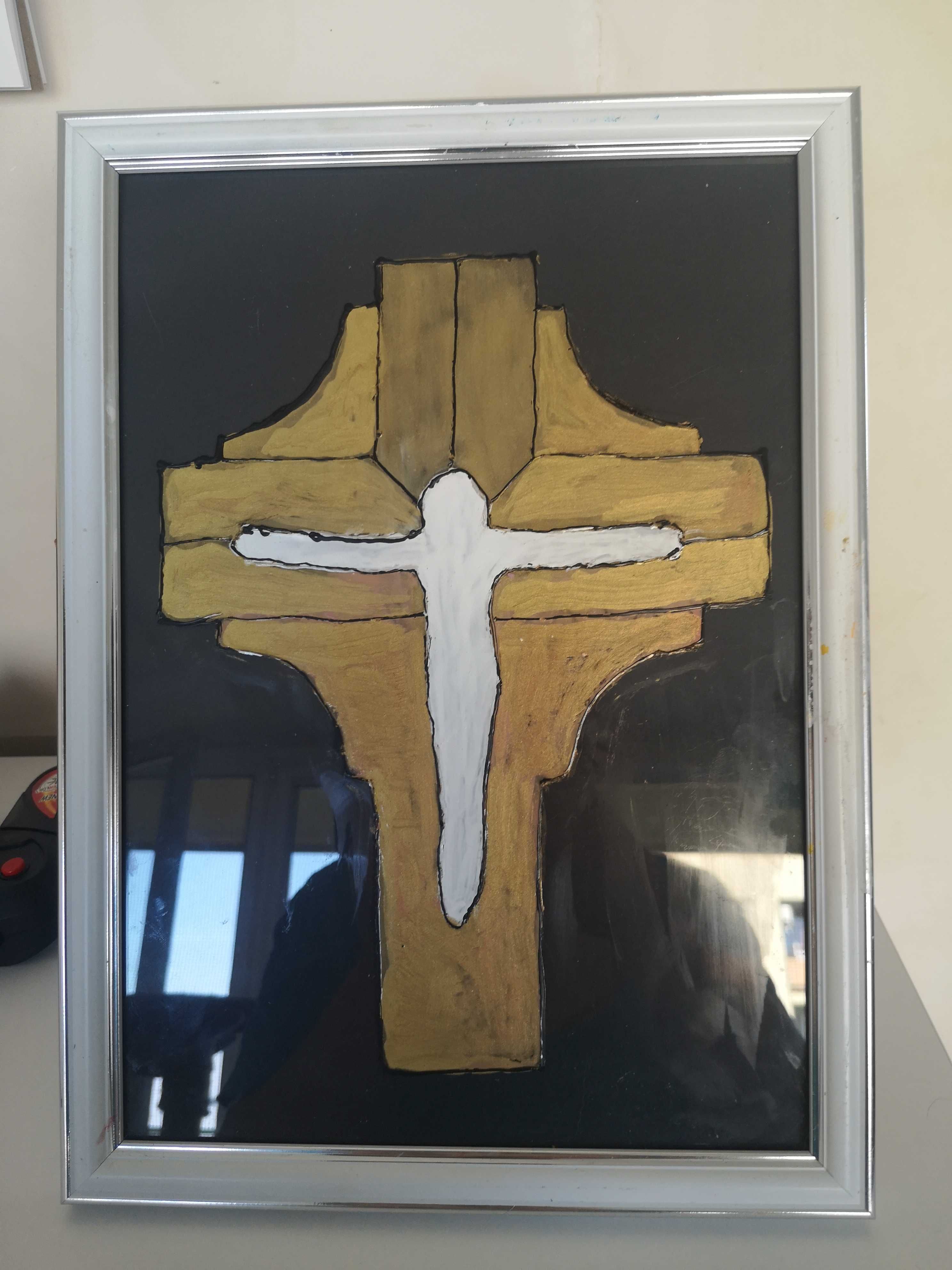 Skromny, ale wymowny krzyż malowany na szkle