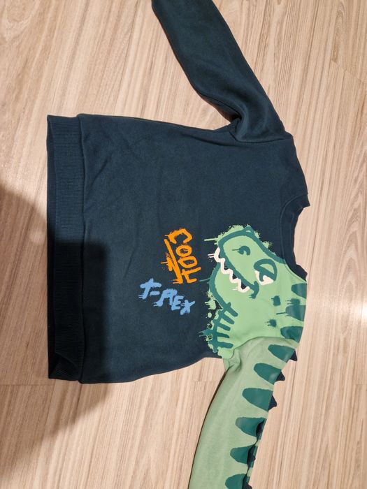 Dres dinozaur h&m  110