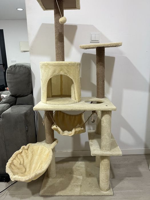 Brinquedo para gatos em ótimo estado!