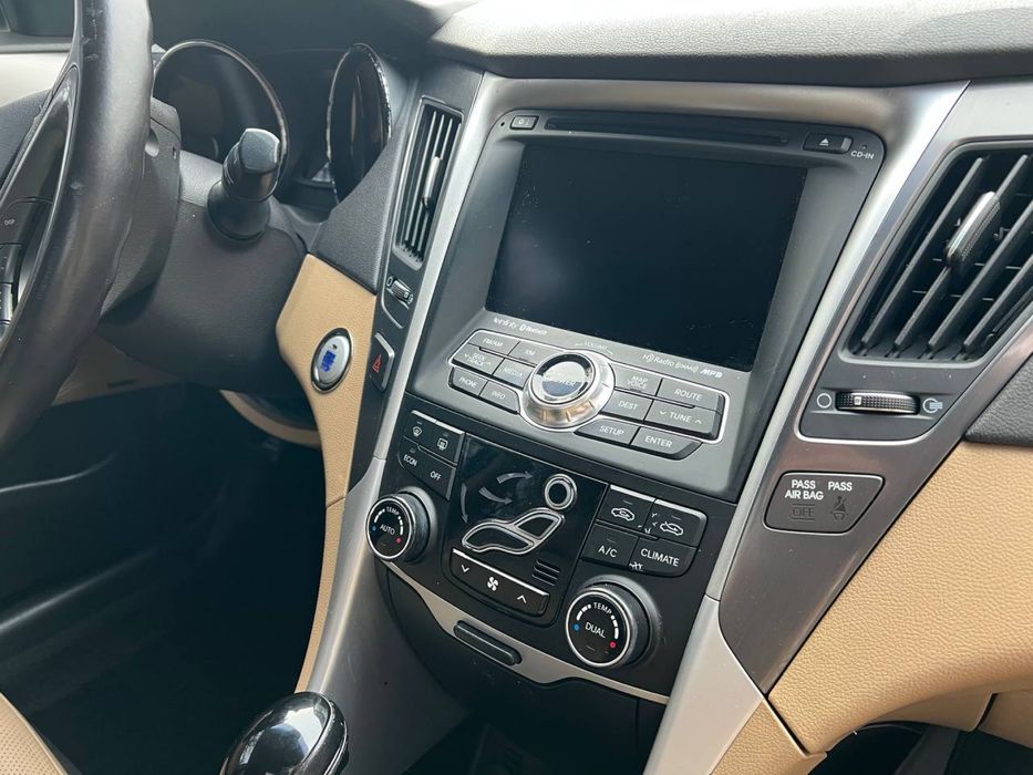 Hyundai Sonata Hybrid 2.4 • 2013 рік • Максимальна комплектація