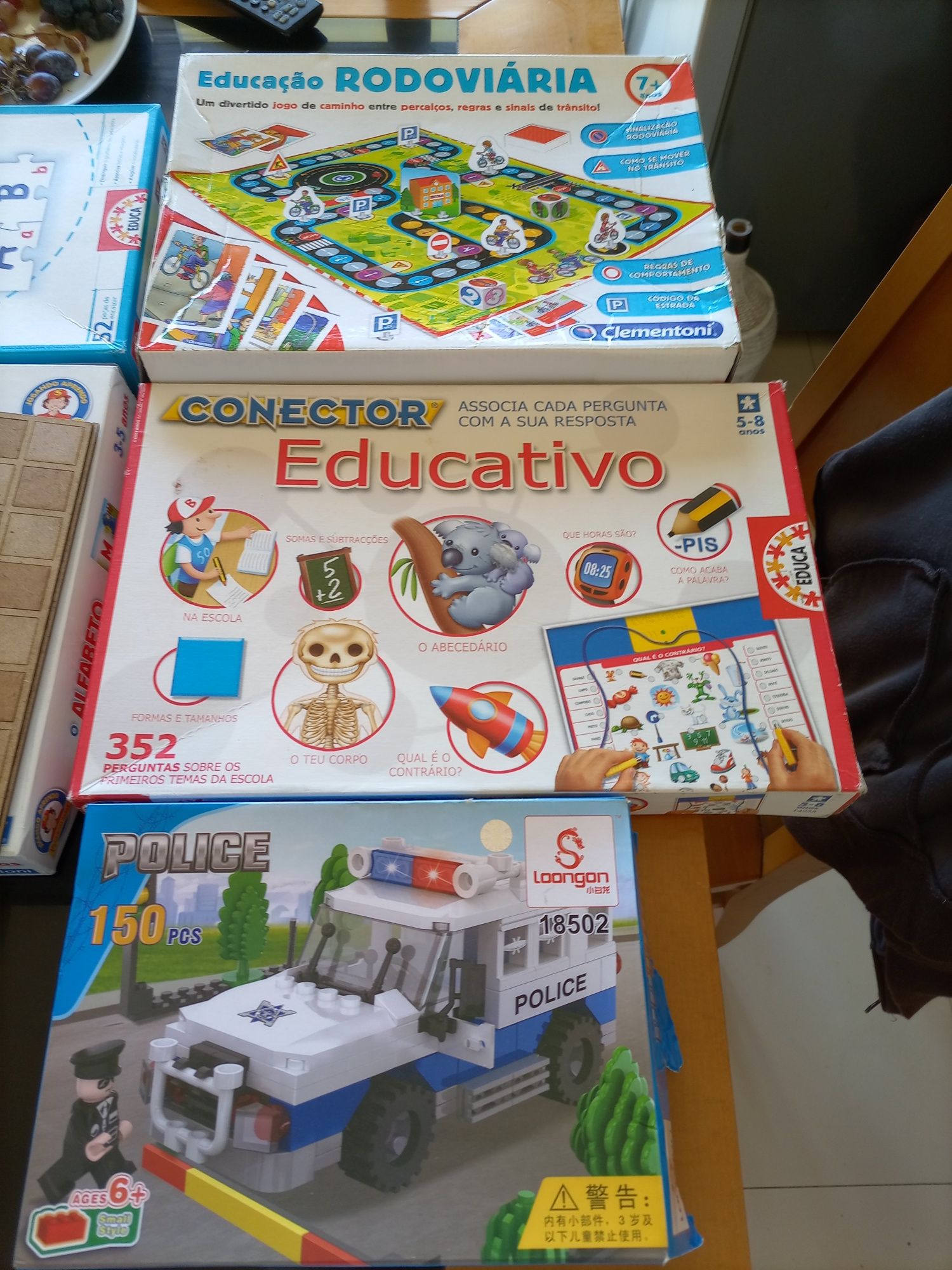Jogos de várias e idades e formatos em ótimo estado